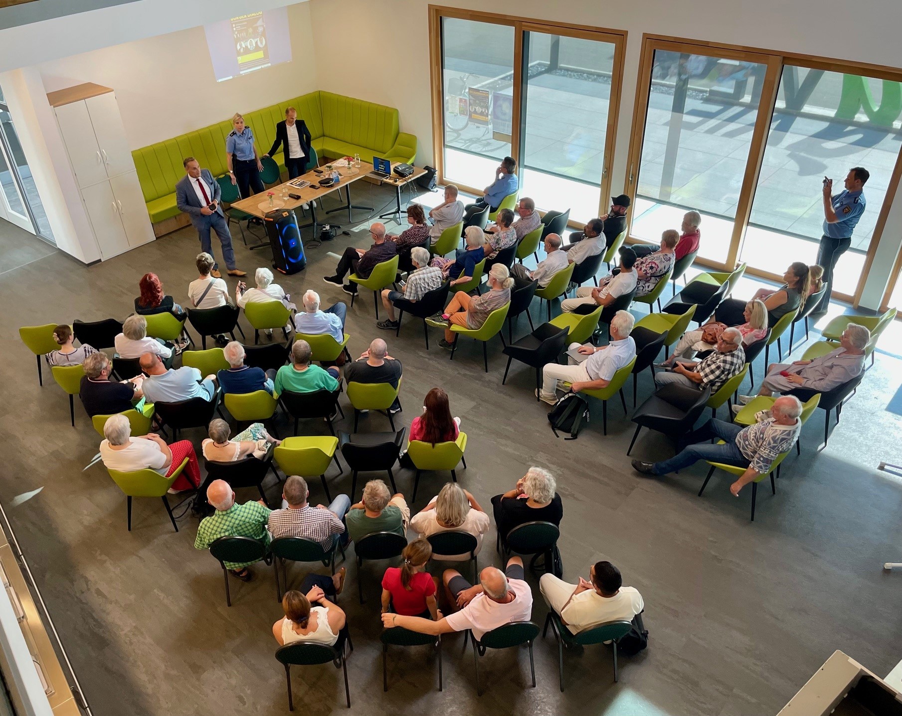 Der erste Bürgerdialog mit Verwaltung und Polizei im Wilàvie war gut besucht 