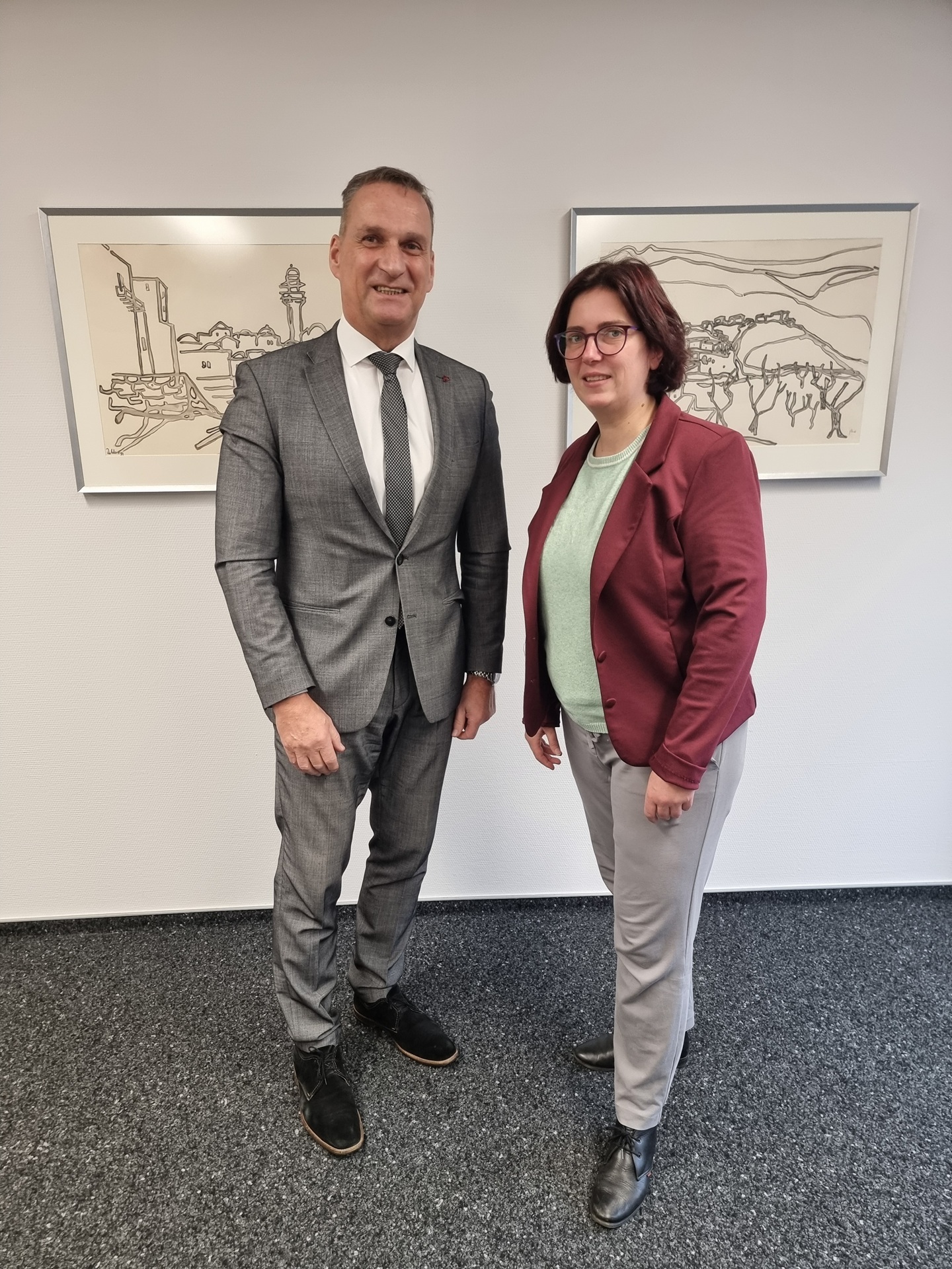 Das Foto zeigt Bürgermeister Rodenkirch mit seiner Amtskollegin Dr. Tamara Breitbach.