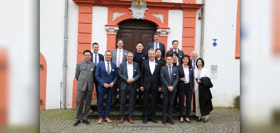 Die chinesische Delegation tauschte sich mit Landrat, den Bürgermeistern und Unternehmensberater Hermann Simon aus.