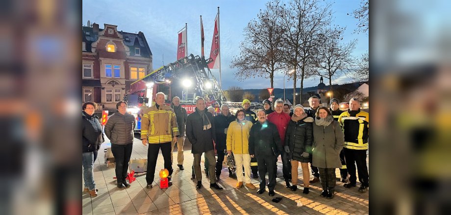 Die neue Drehleiter wurde dem Stadtrat vor der Ratssitzung präsentiert.