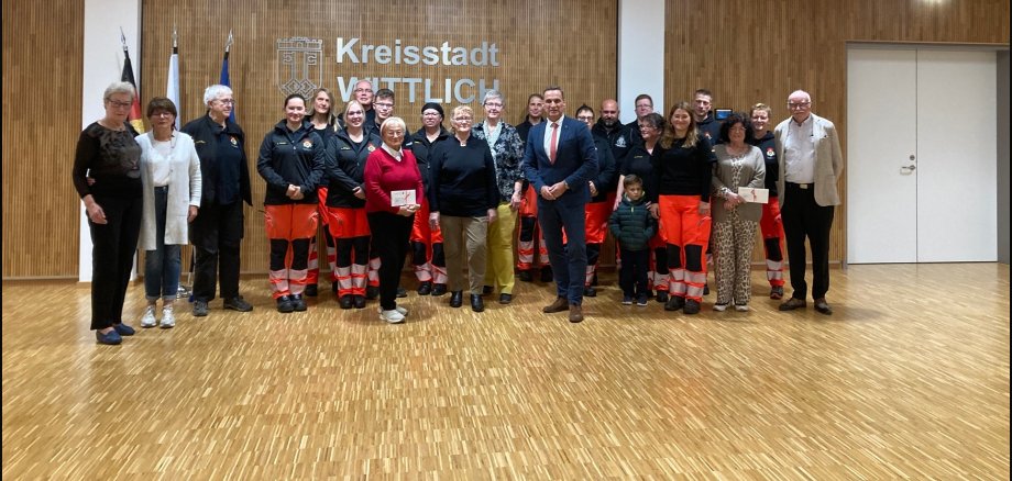 Das Foto zeigt die Empfänger der Ehrenamtskarte.