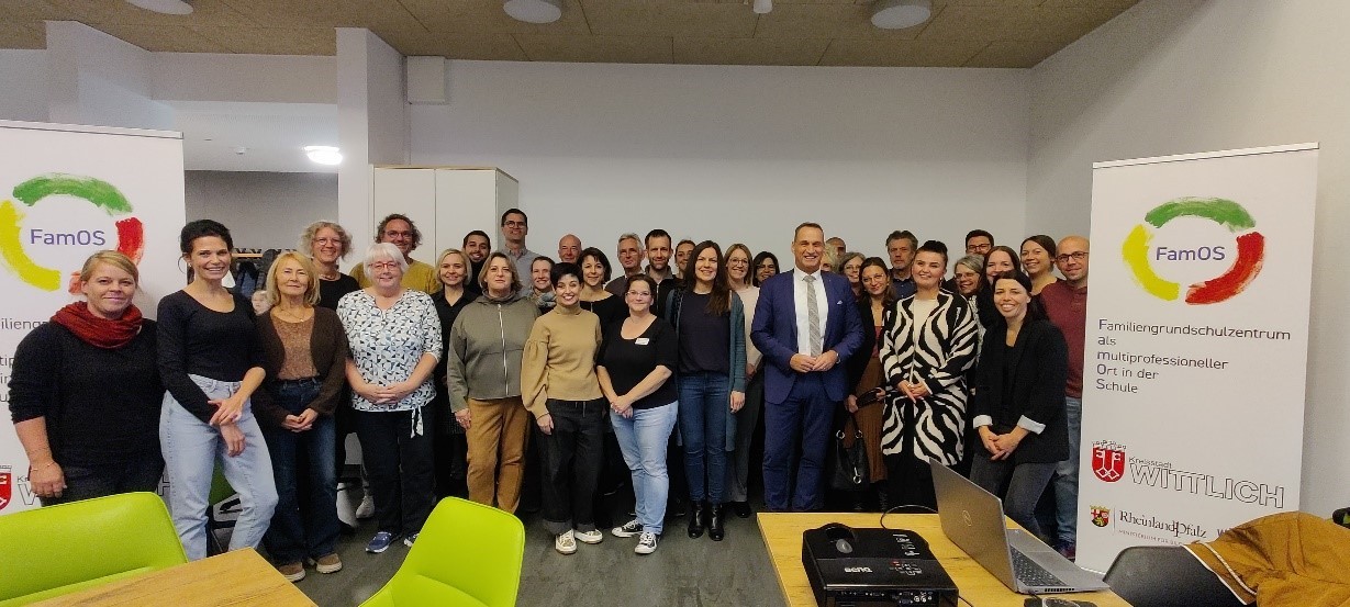 Alle waren sich einig, dass das Projekt FamOS wichtig ist, um die Elternbedarfe und -bedürfnisse zu erfahren, in Austausch zu gelangen und letztlich Chancengleichheit in der Bildung zu erzielen.