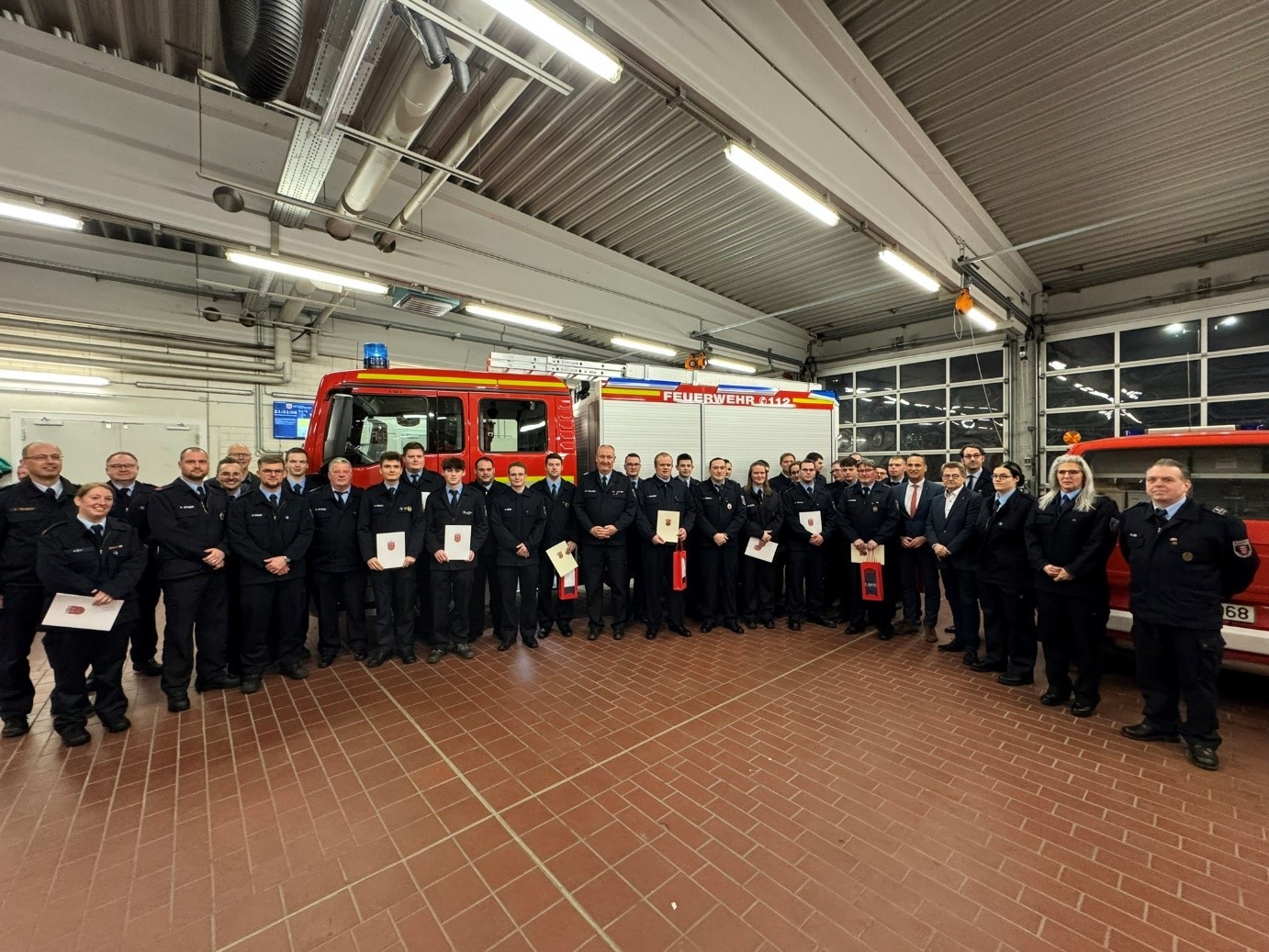 Gruppenfoto nach den Beförderungen und Ehrungen