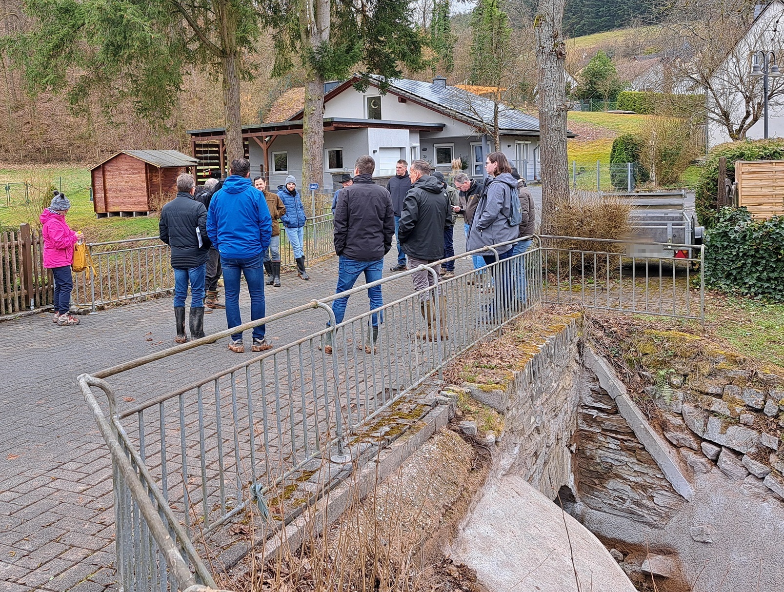 Gemeinsame Begehung am Sterenbach in Wittlich-Lüxem.
