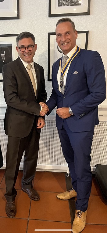 Das Bild zeigt von links Volker Klassen sowie Joachim Rodenkirch.