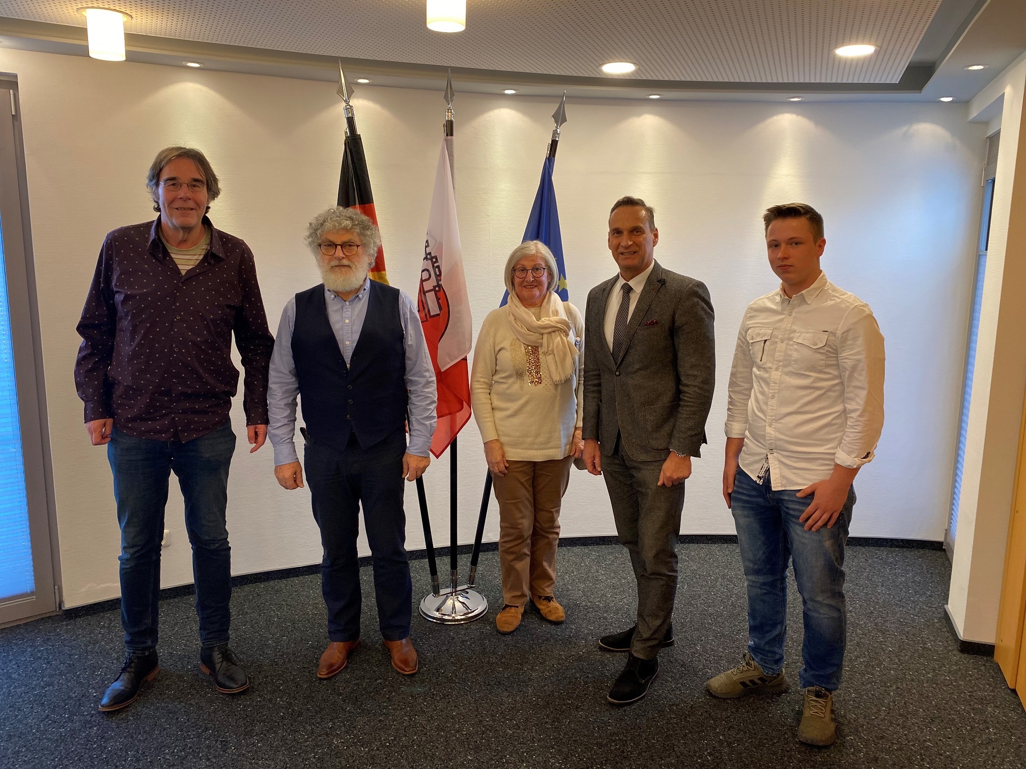 Bürgermeister Joachim Rodenkirch freute sich über das Engagement und die die damit verbundene Überreichung der Ehrenamtskarte und der Jubiläumskarte an die geehrten Ehrenamtlichen. 