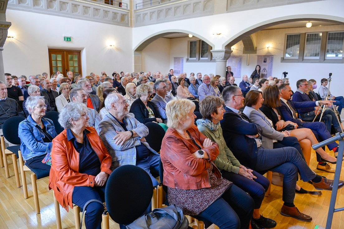 Die gut besuchte 'Vernissage.