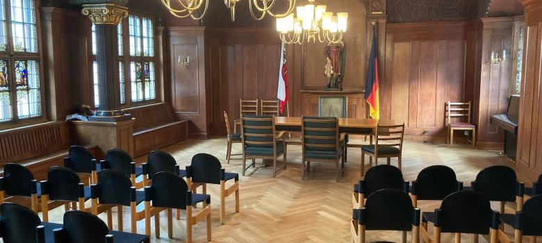 Das Bild zeigt das Trauzimmer im alten Rathaus