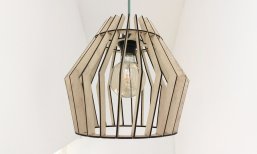 Eine Deckenlampe die mit dem Lasercutter erstellt wurde