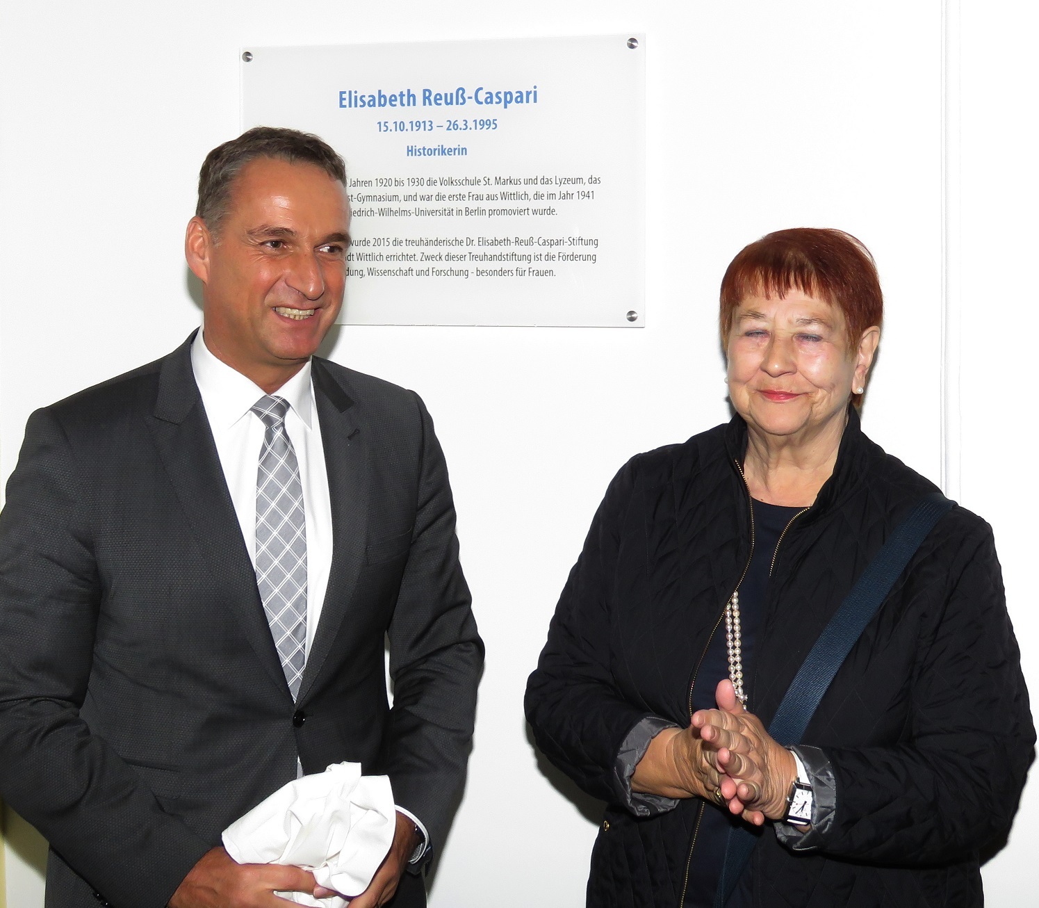 Bürgermeister Rodenkirch mit Dr. Reuß-Caspari Das Foto zeigt Bürgermeister Rodenkirch mit Dr. reuß-Caspari
