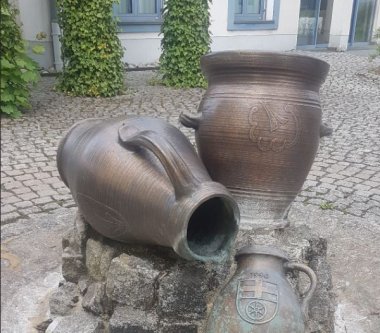 Brunnen am Dorfplatz in Binsfeld