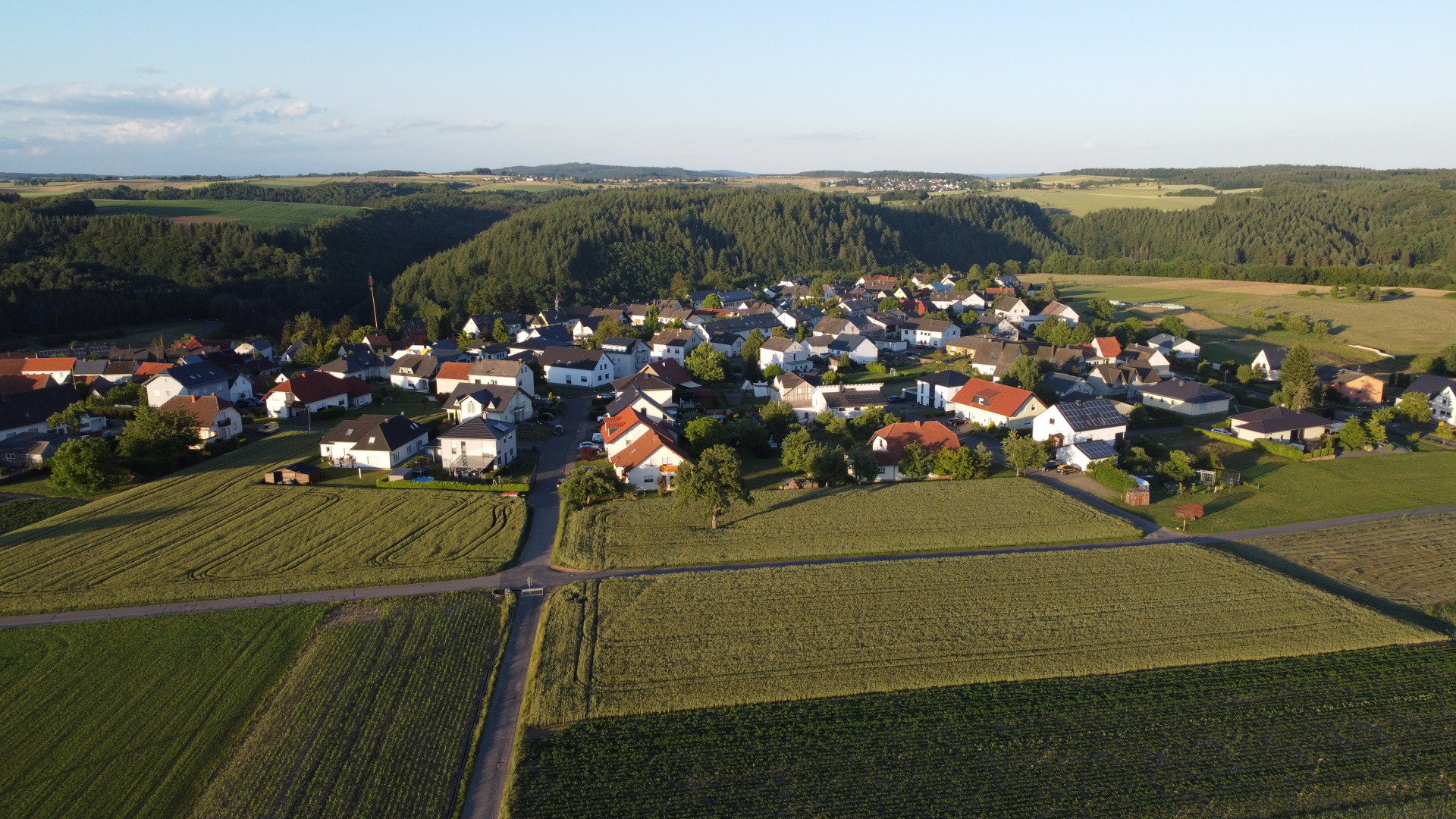 Luftaufnahme auf Burg/Salm Luftaufnahme auf Burg/Salm