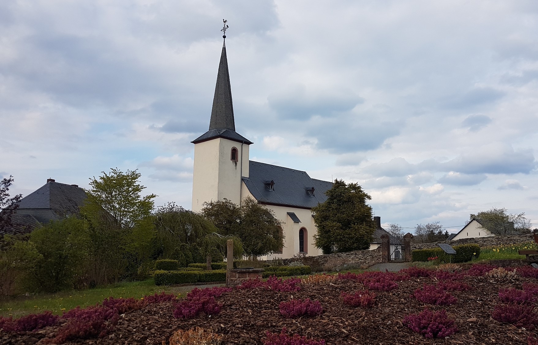 Pfarrgarten mit Kirche, Greimerath