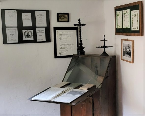 Schreibtisch in der Wohnstube