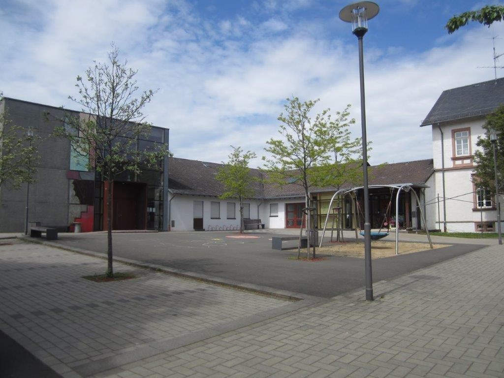 Dorfplatz Rivenich Dorfplatz Rivenich