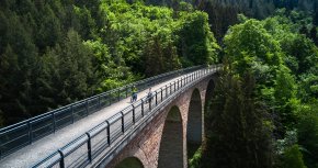 Blick auf das Wittlicher Viadukt am Maare-Mosel-Radweg Blick auf das Wittlicher Viadukt am Maare-Mosel-Radweg