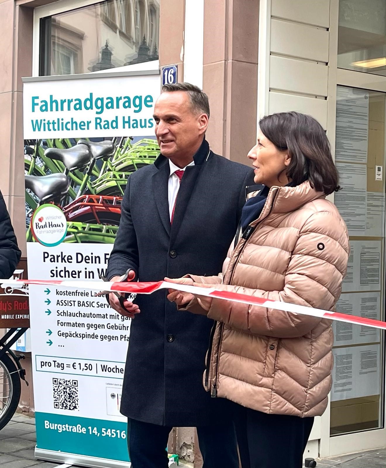 Eröffnung Bürgermeister und Ministerin