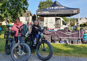 Monika und Nicole auf dem Salm-Radweg