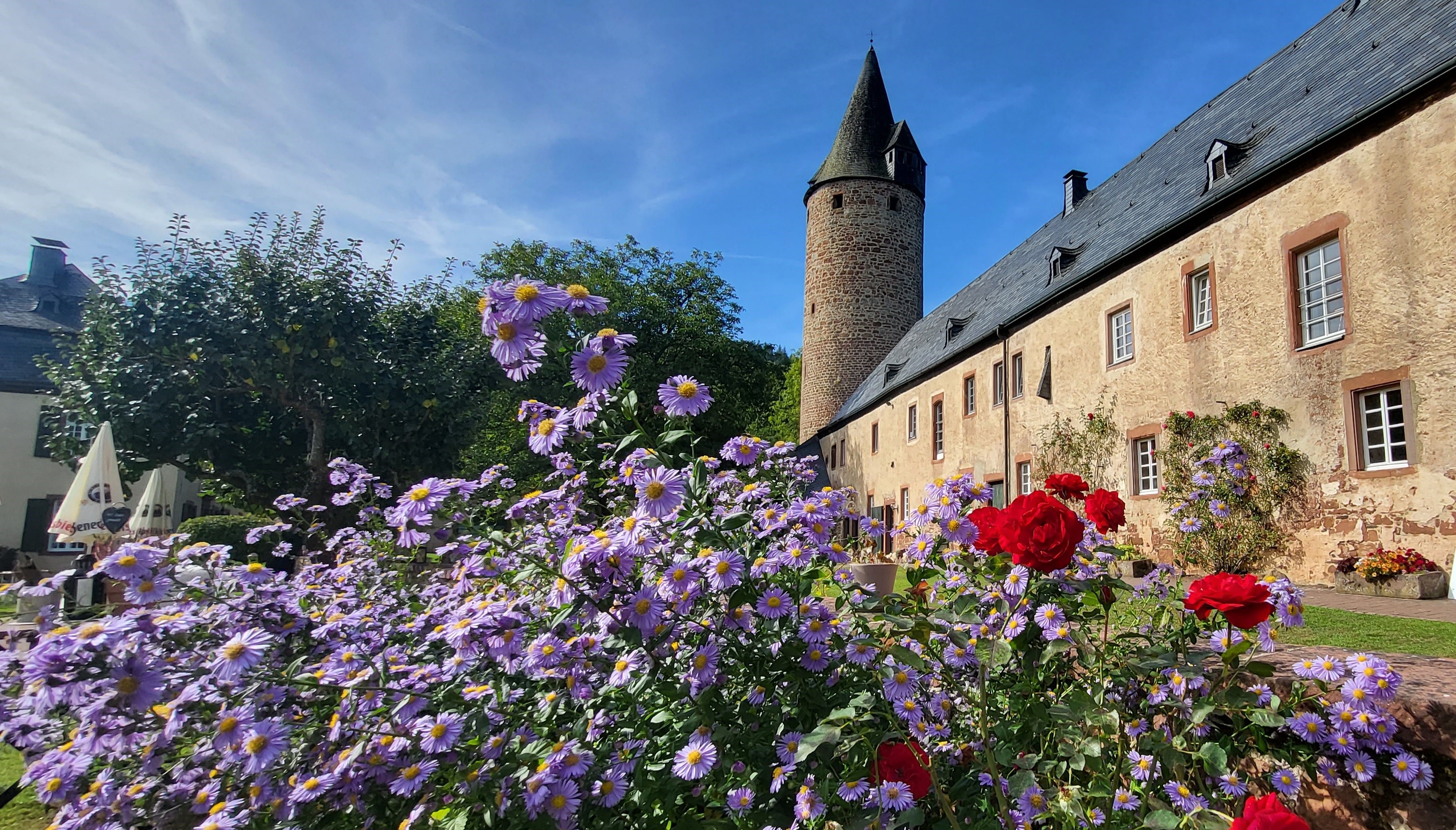 Burg Bruch im Herbst Burg Bruch im Herbst