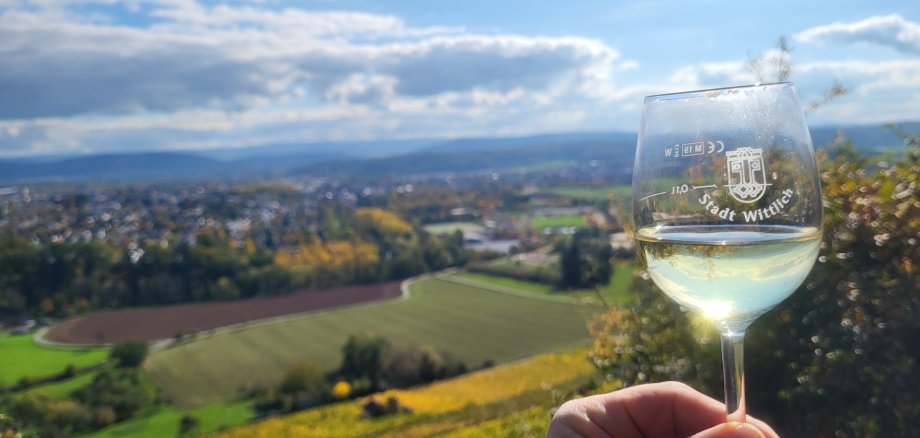 Weingenuß während der Käse Wein Wanderung 