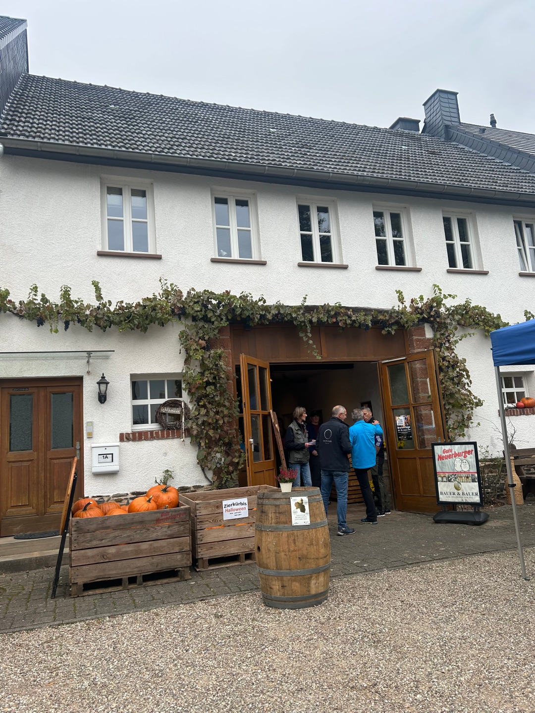 Einkehr im Hofladen der Brennerei Bauer & Bauer Einkehr im Hofladen der Brennerei Bauer & Bauer