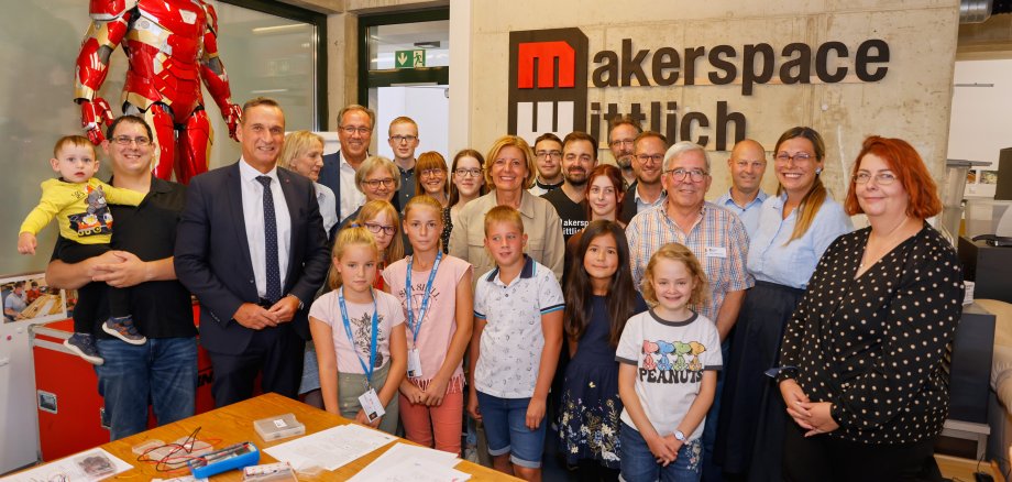 Malu Dreyer im Makerspace Wittlich